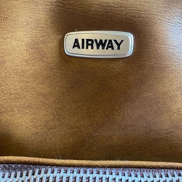 Vintage Airway Industries Carry-On Bag With Lock and Key - Picture 7 of 12